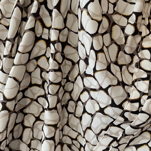 ANIMAL PRINT SLINKY BLOUSE - Picture 2 of 2